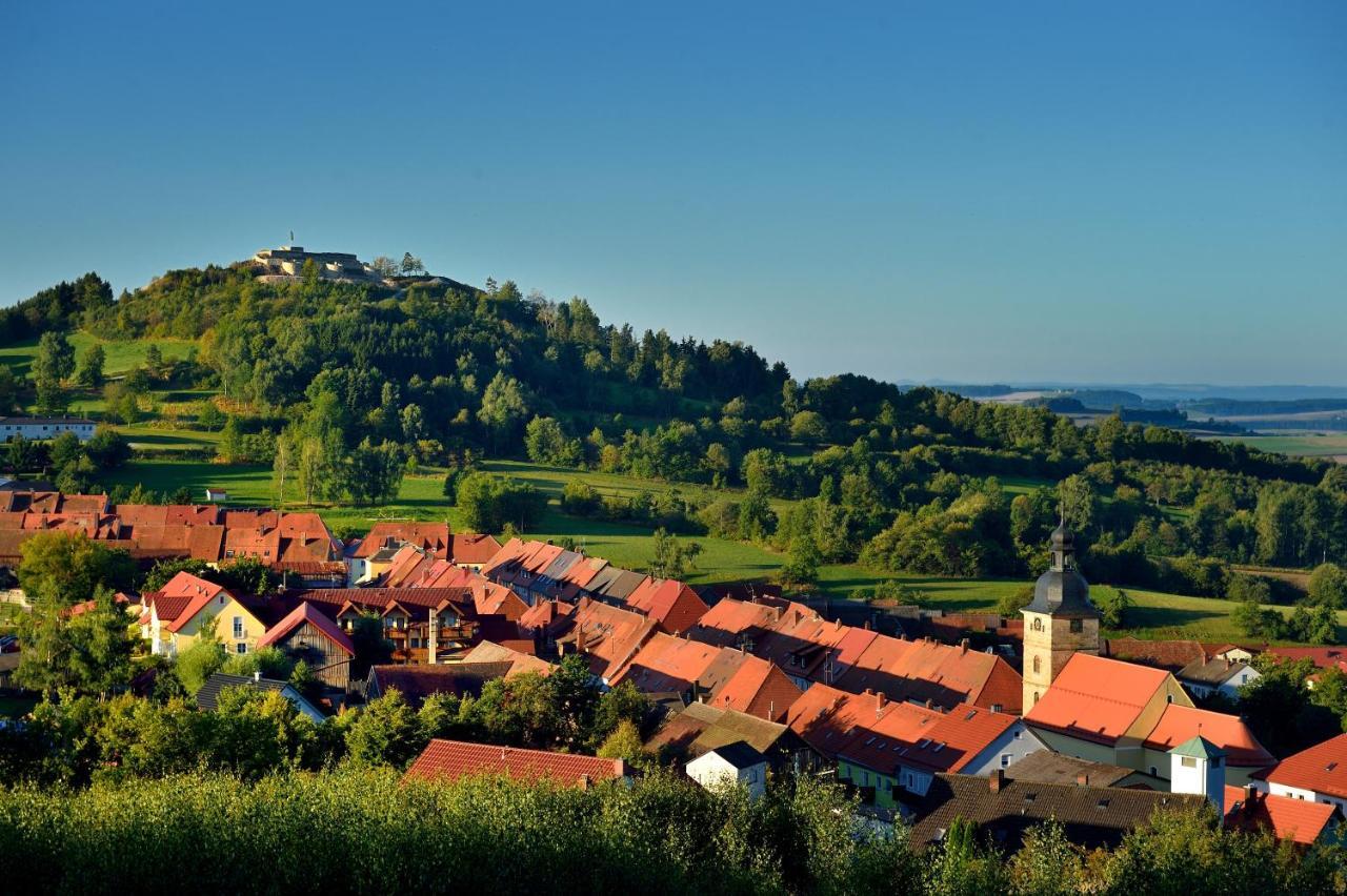 Landgasthof Zum Hirschen Kemnath Exterior foto